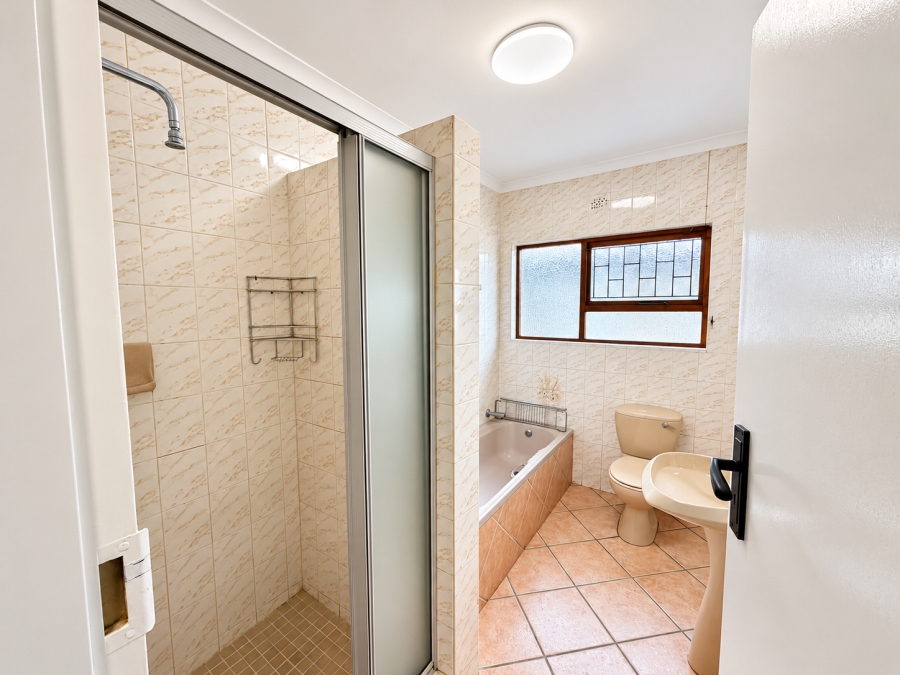 4 Bedroom Property for Sale in Bothasig Western Cape